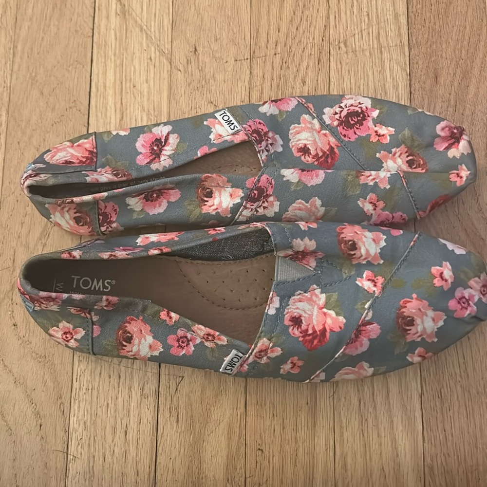 Woman’s Tom’s
